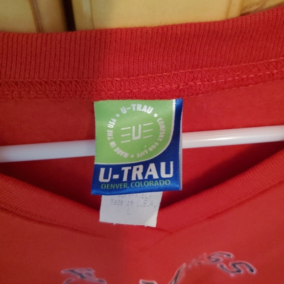 New never worn women's ole miss sweatshirt. Fleece lined. Size L but runs small - Picture 3 of 4